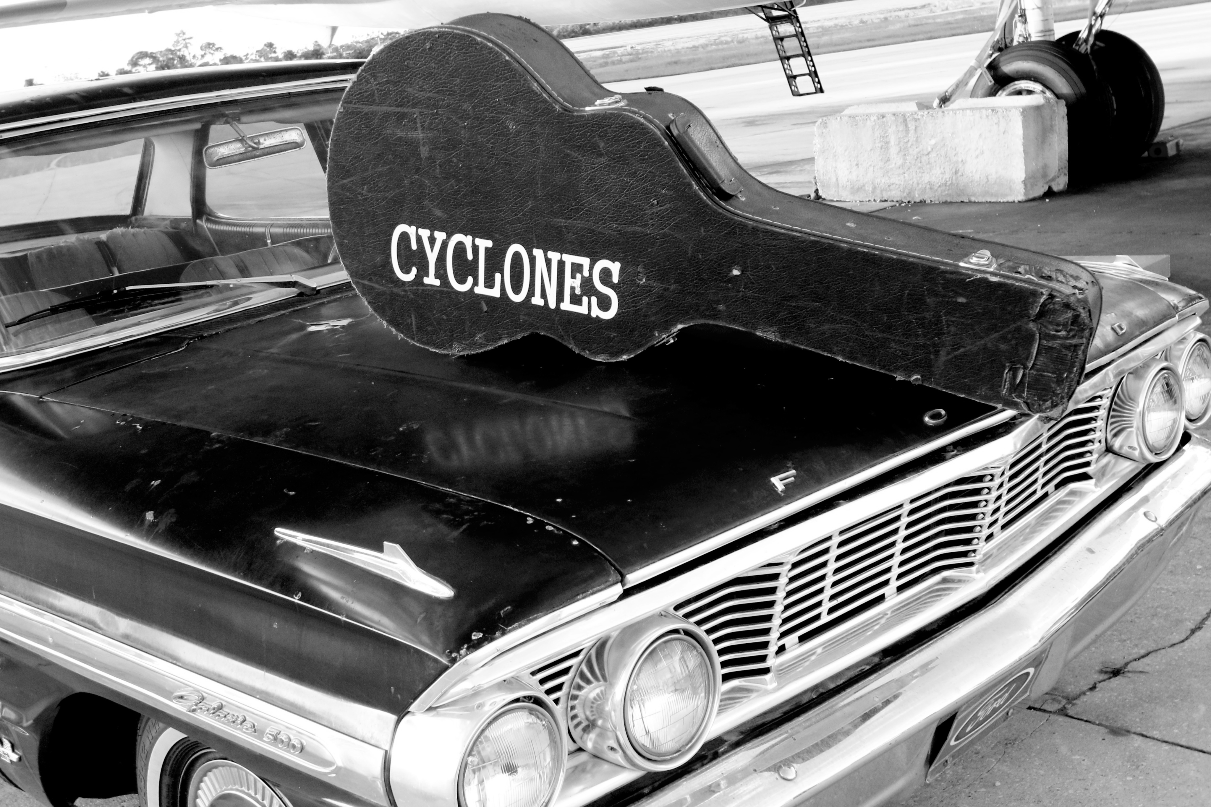 Legendary-Cyclones-black-and-white